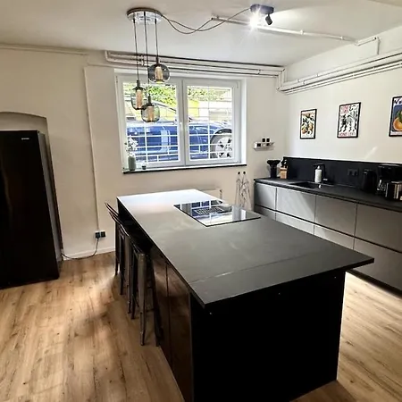 Cozy Loft With Parking I Wifi I Netflix Apartman *