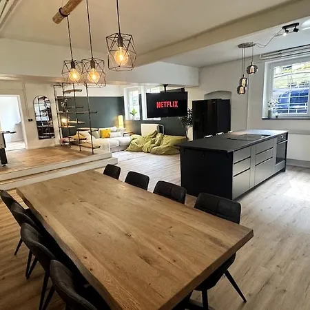 Cozy Loft With Parking I Wifi I Netflix