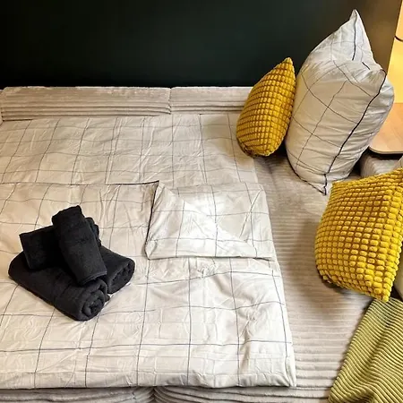 Cozy Loft With Parking I Wifi I Netflix Apartman *